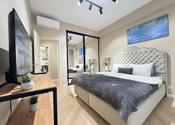 Rentnow New Lux 3 Bedrooms Apartment With Balcony
