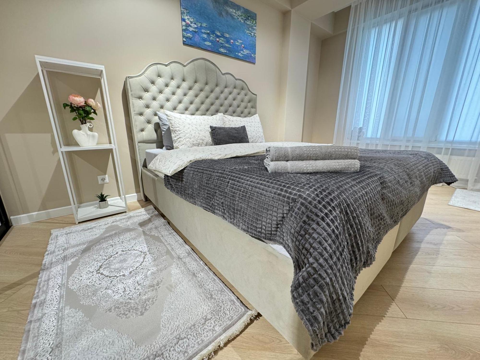Апартаменты Rentnow New Lux 3 Bedrooms With Balcony *