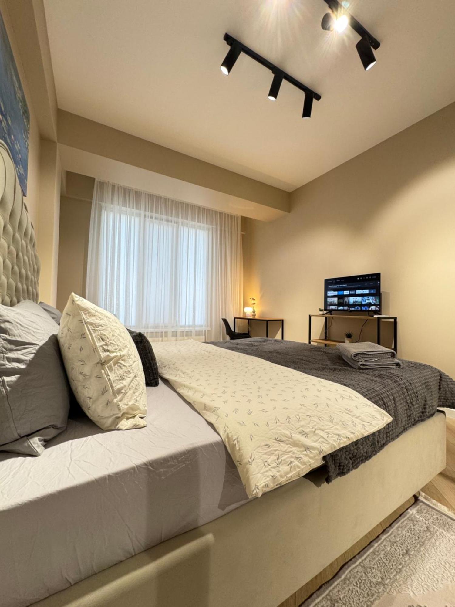Rentnow New Lux 3 Bedrooms With Balcony Chisináu