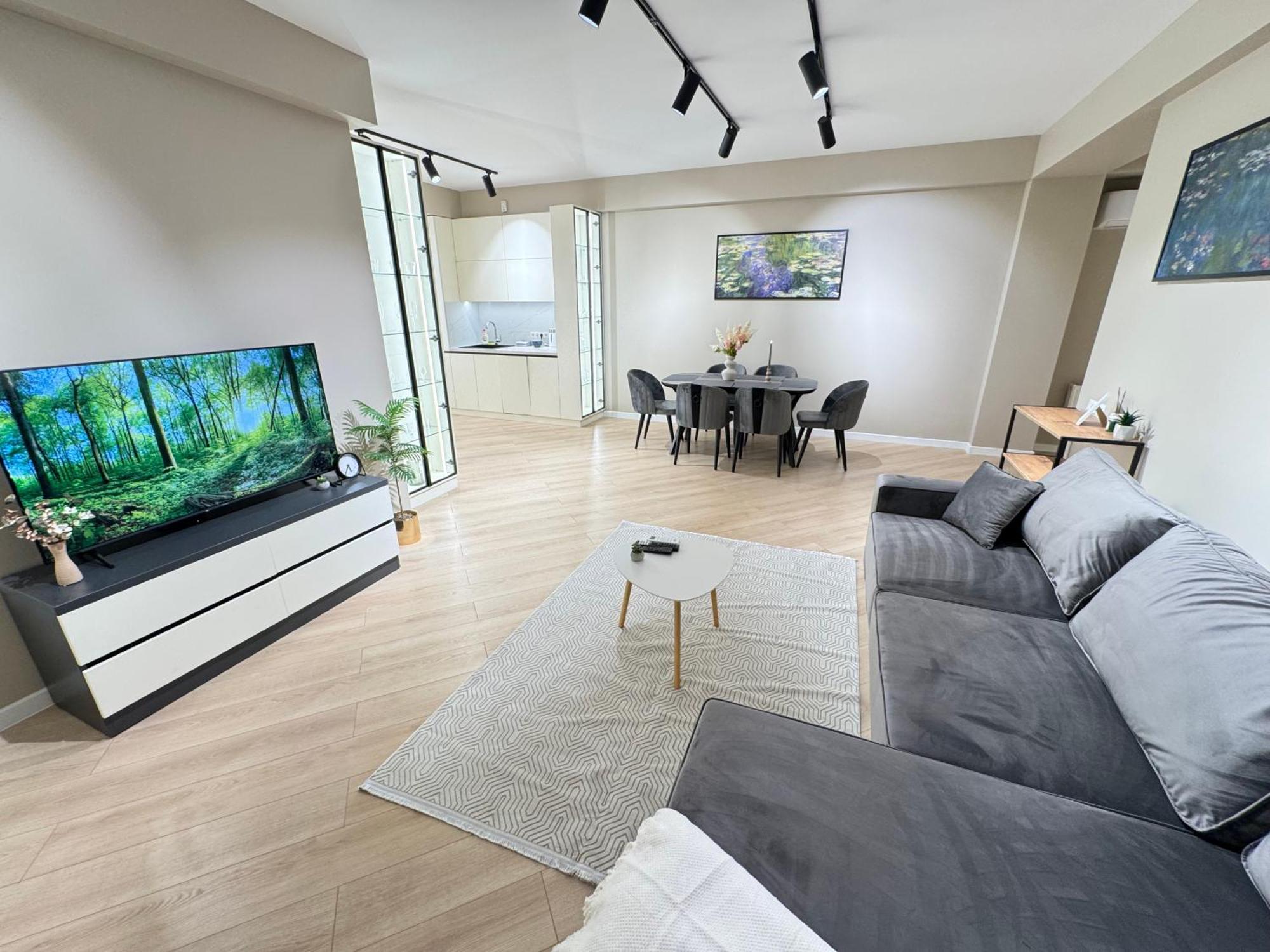 Апартаменты Rentnow New Lux 3 Bedrooms With Balcony *