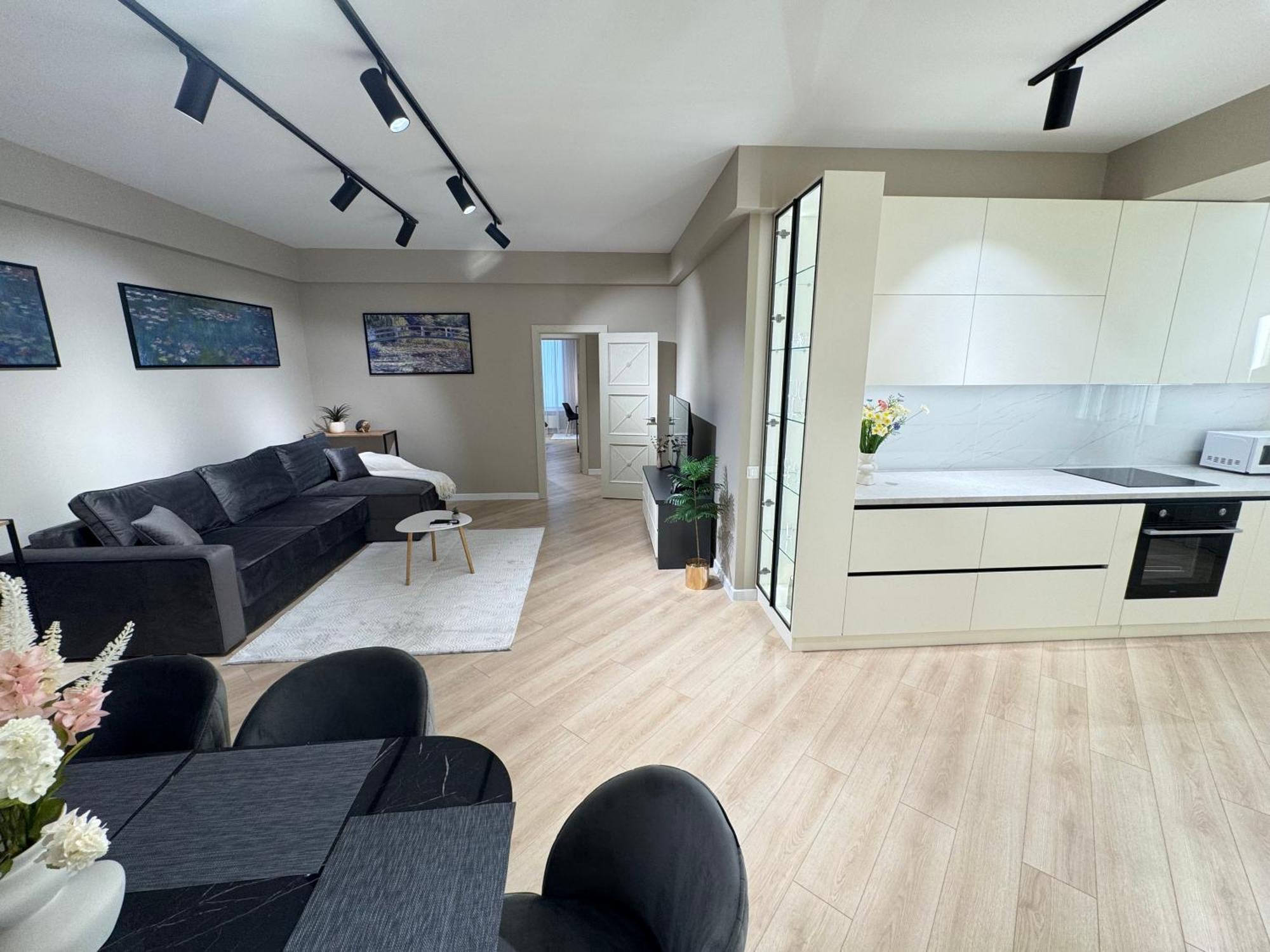 Rentnow New Lux 3 Bedrooms With Balcony