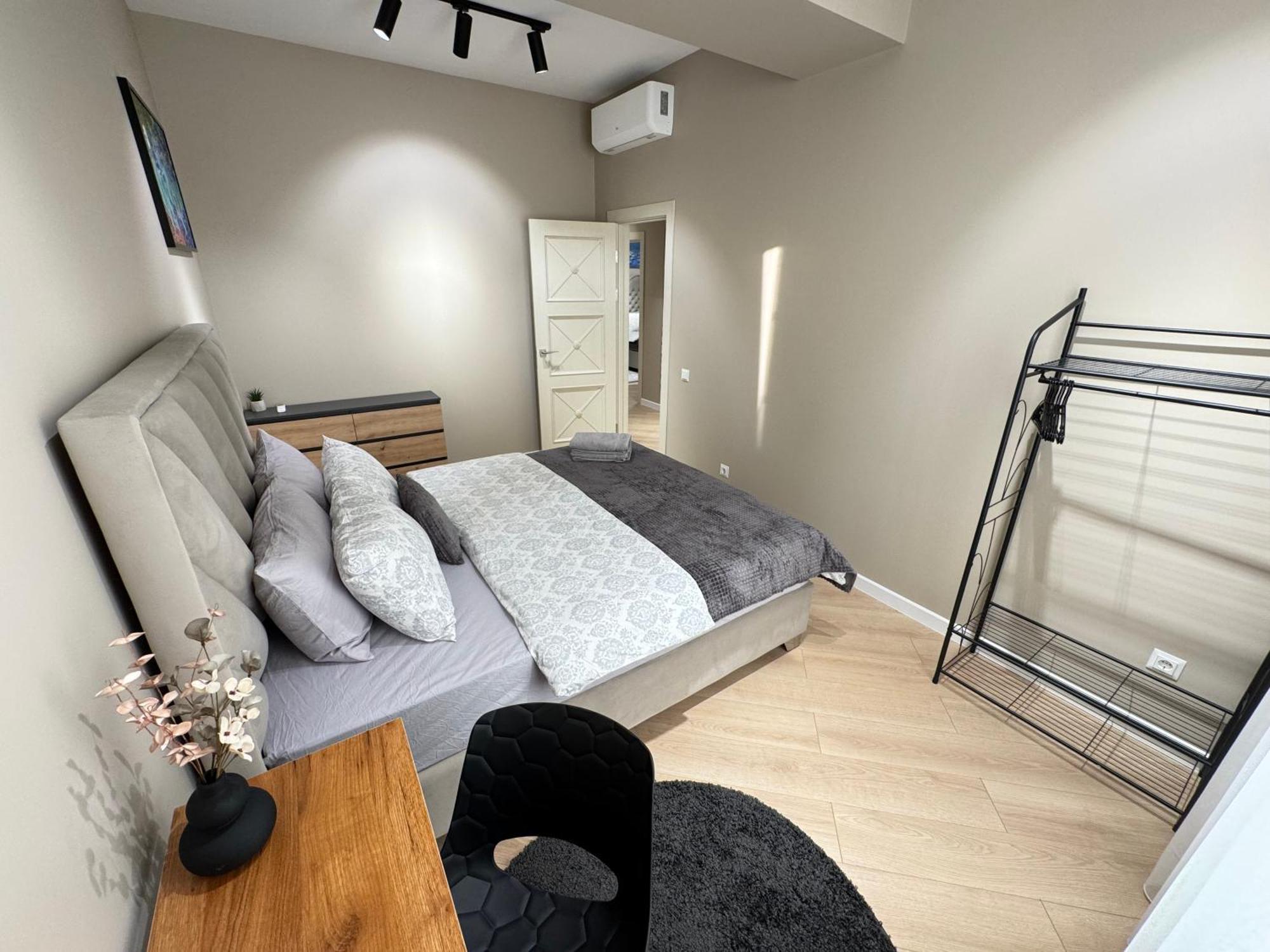 Rentnow New Lux 3 Bedrooms With Balcony Apartamento *
