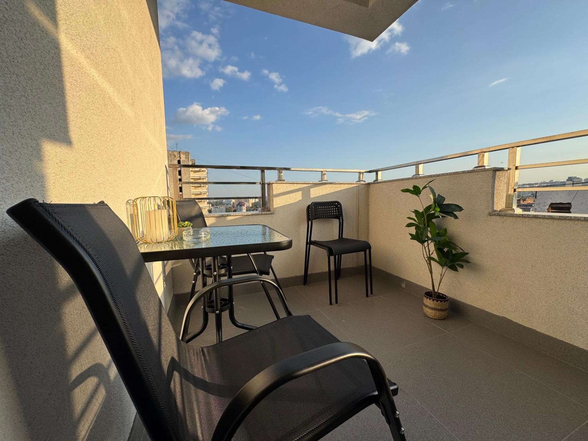 Rentnow New Lux 3 Bedrooms With Balcony Апартаменты *