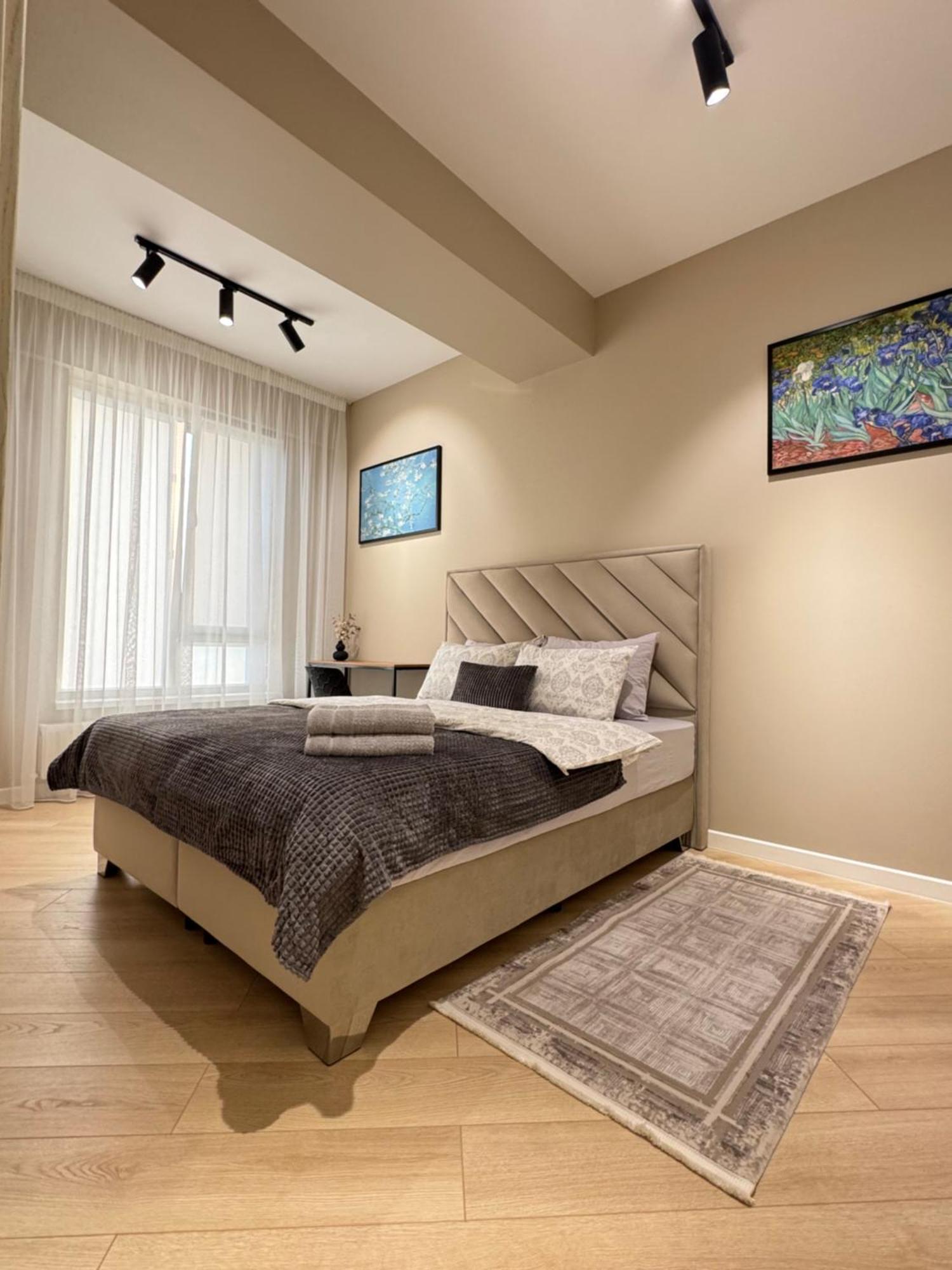 Апартаменты Rentnow New Lux 3 Bedrooms With Balcony