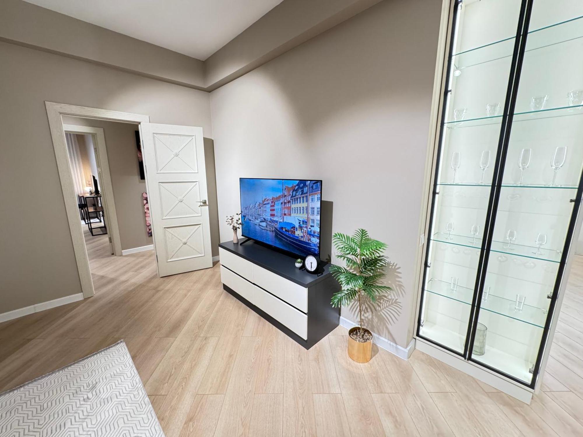 Апартаменты Rentnow New Lux 3 Bedrooms With Balcony *
