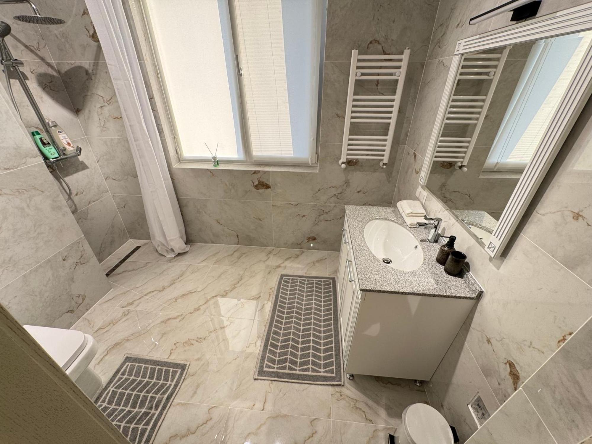 Апартаменты Rentnow New Lux 3 Bedrooms With Balcony