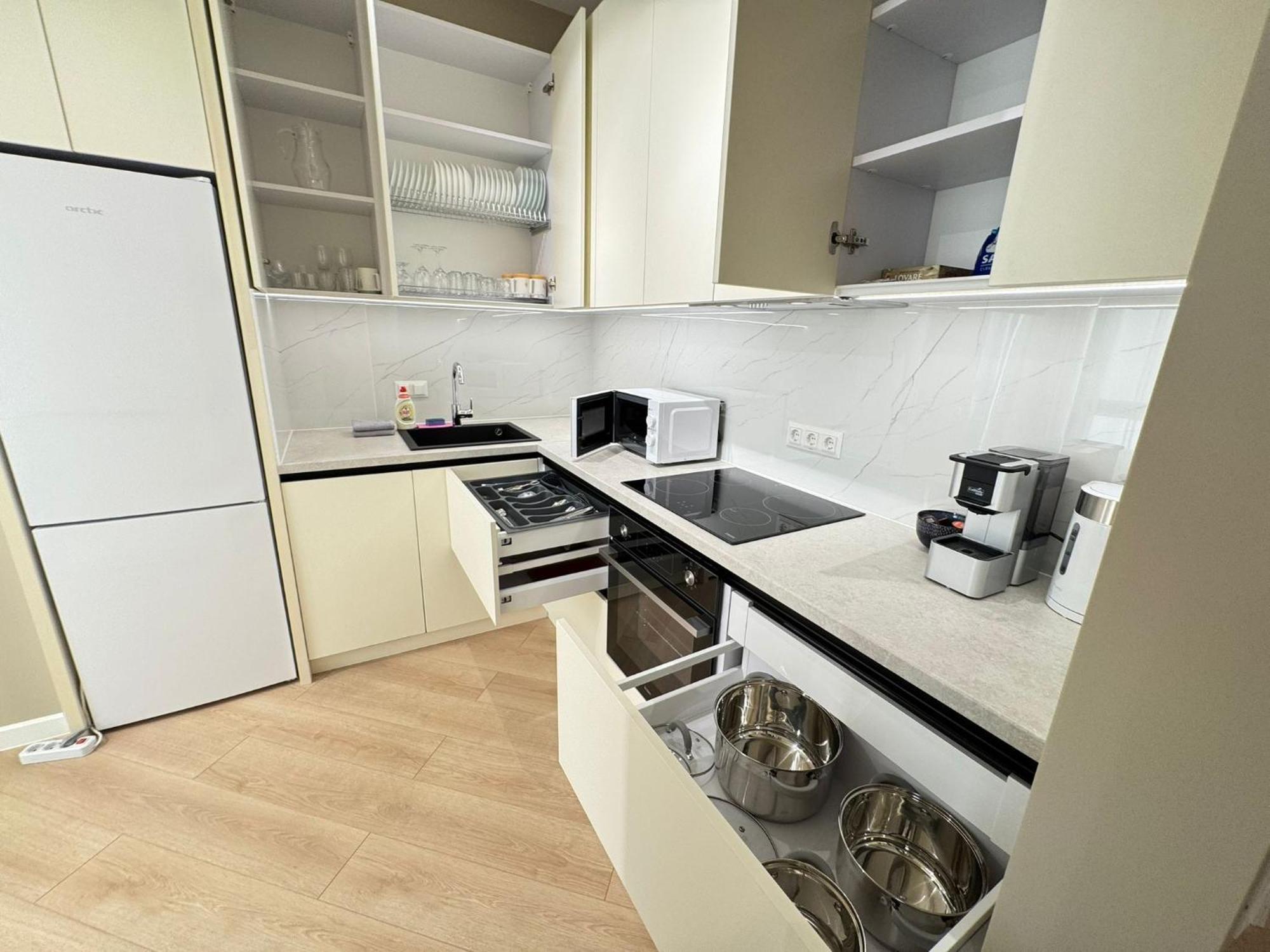 Rentnow New Lux 3 Bedrooms With Balcony Apartamento Chisináu