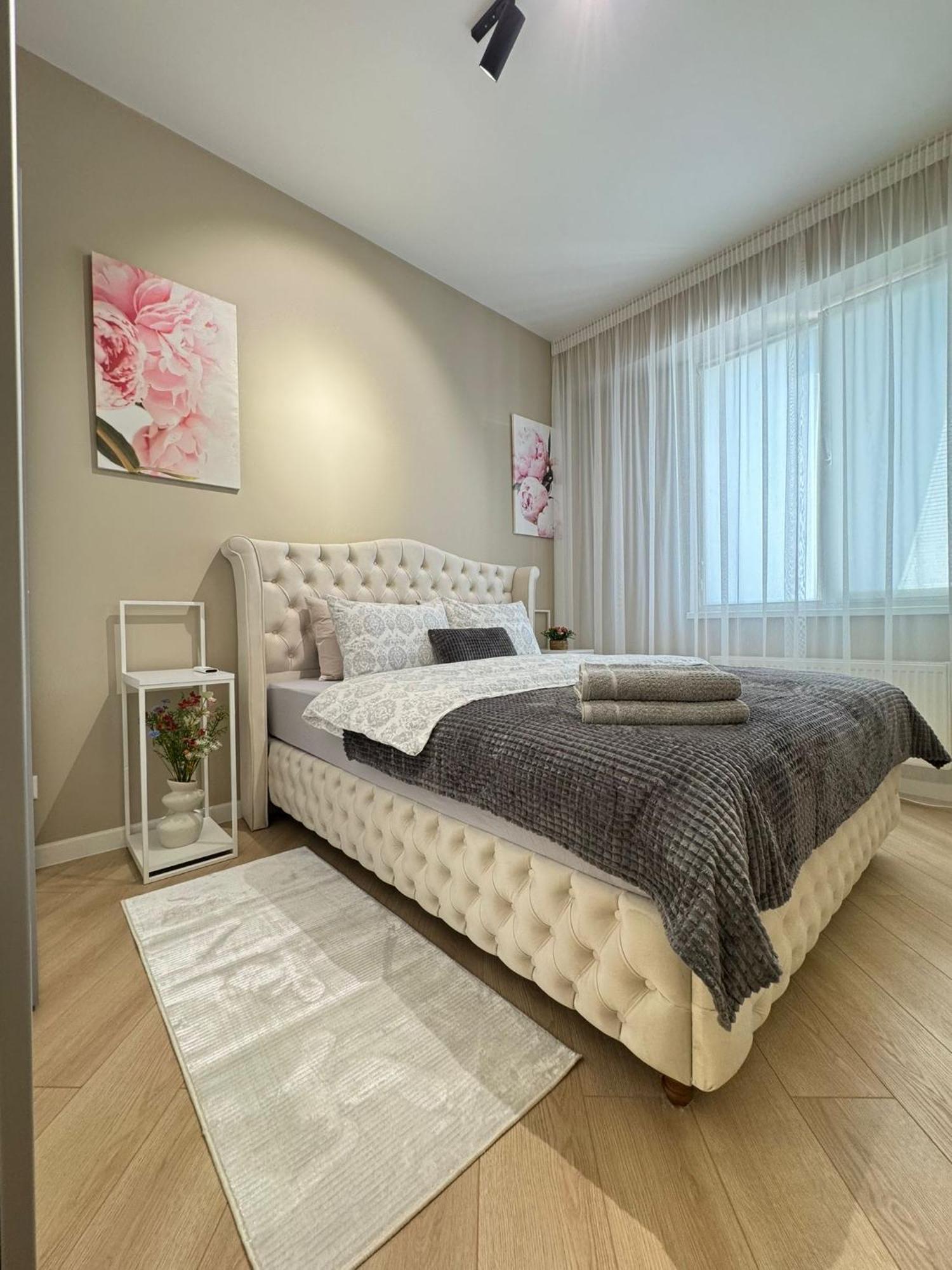 Apartamento Rentnow New Lux 3 Bedrooms With Balcony *
