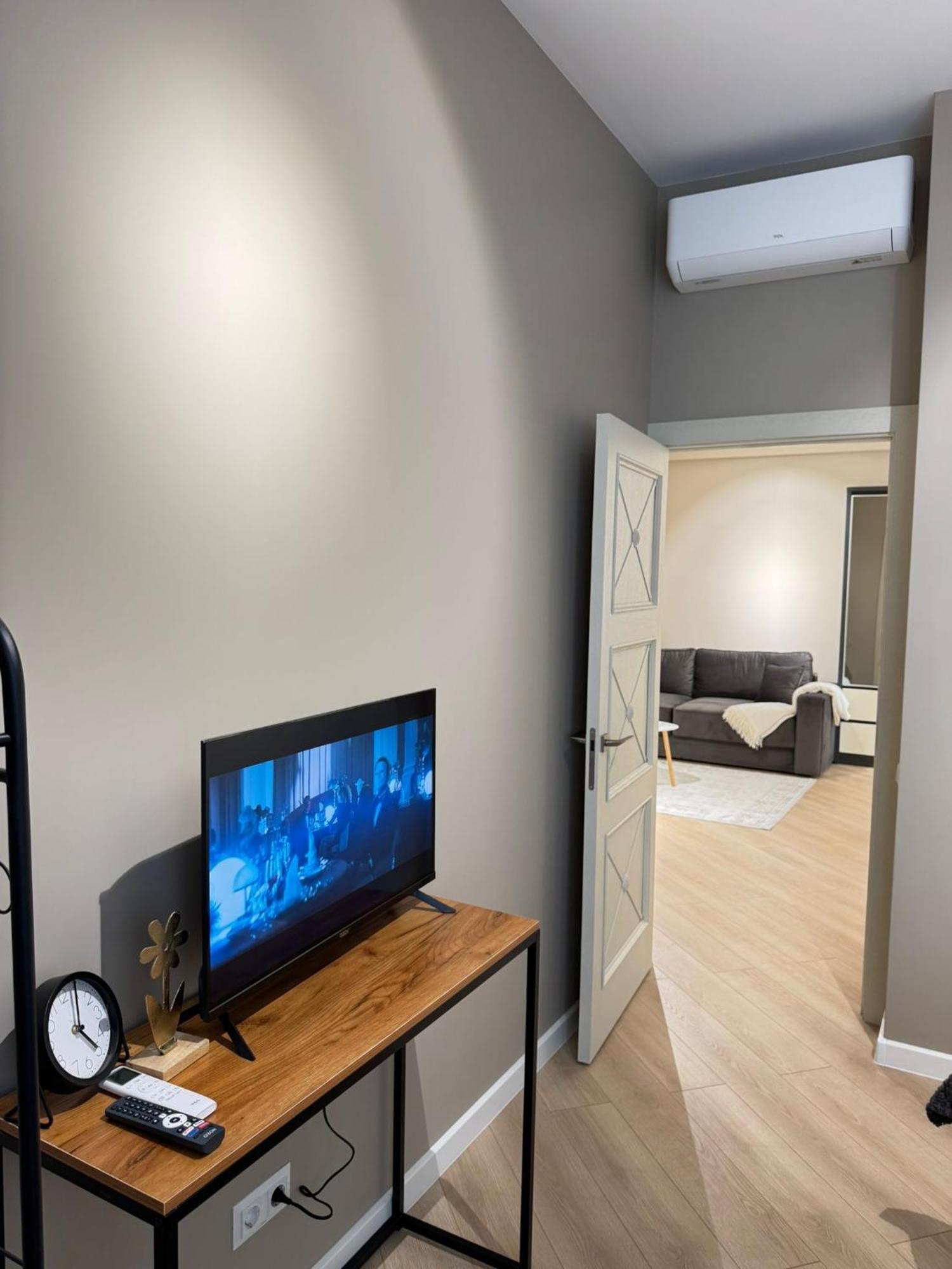 Rentnow New Lux 3 Bedrooms With Balcony Chisináu